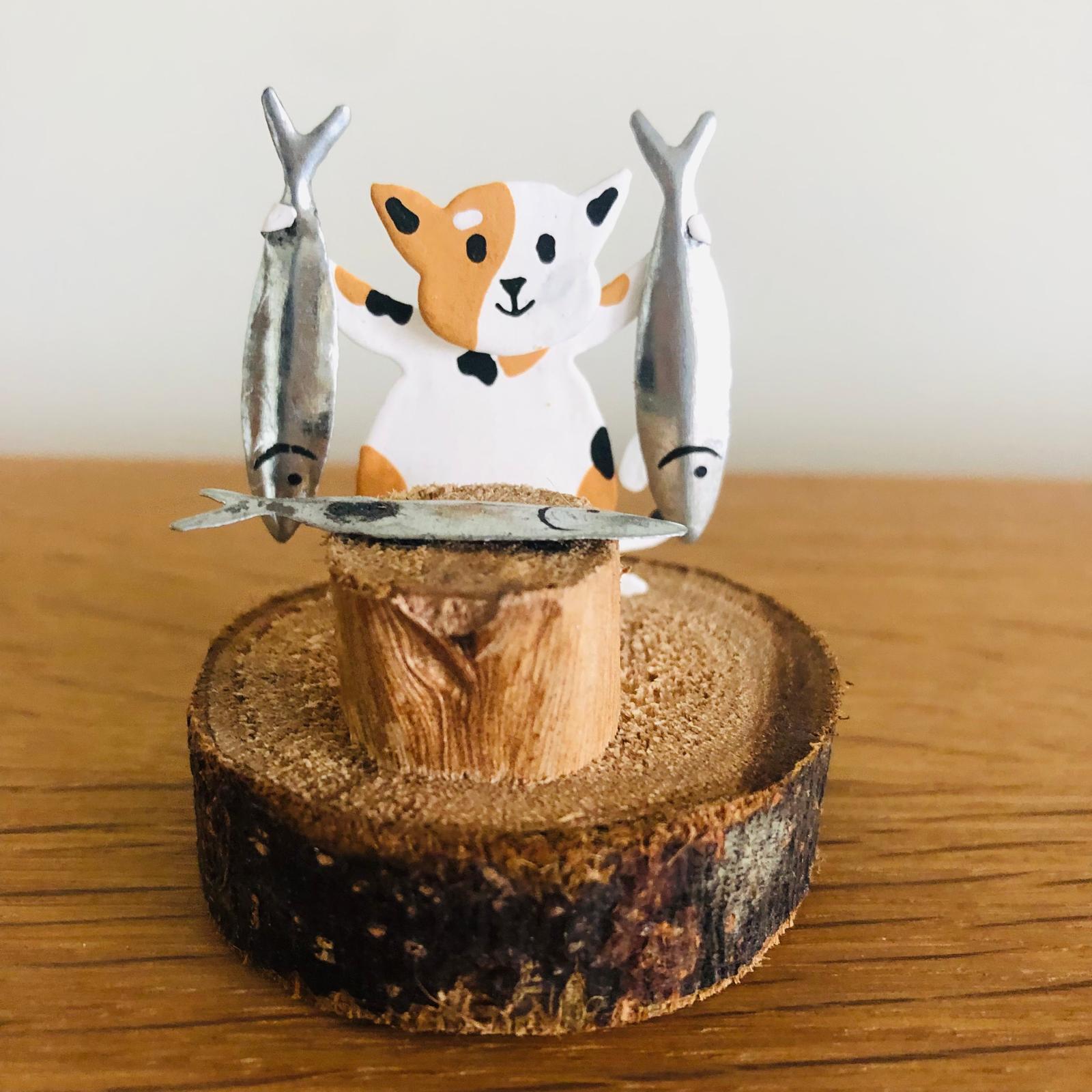 Cats Fish Mongers on Plinths - ad&i