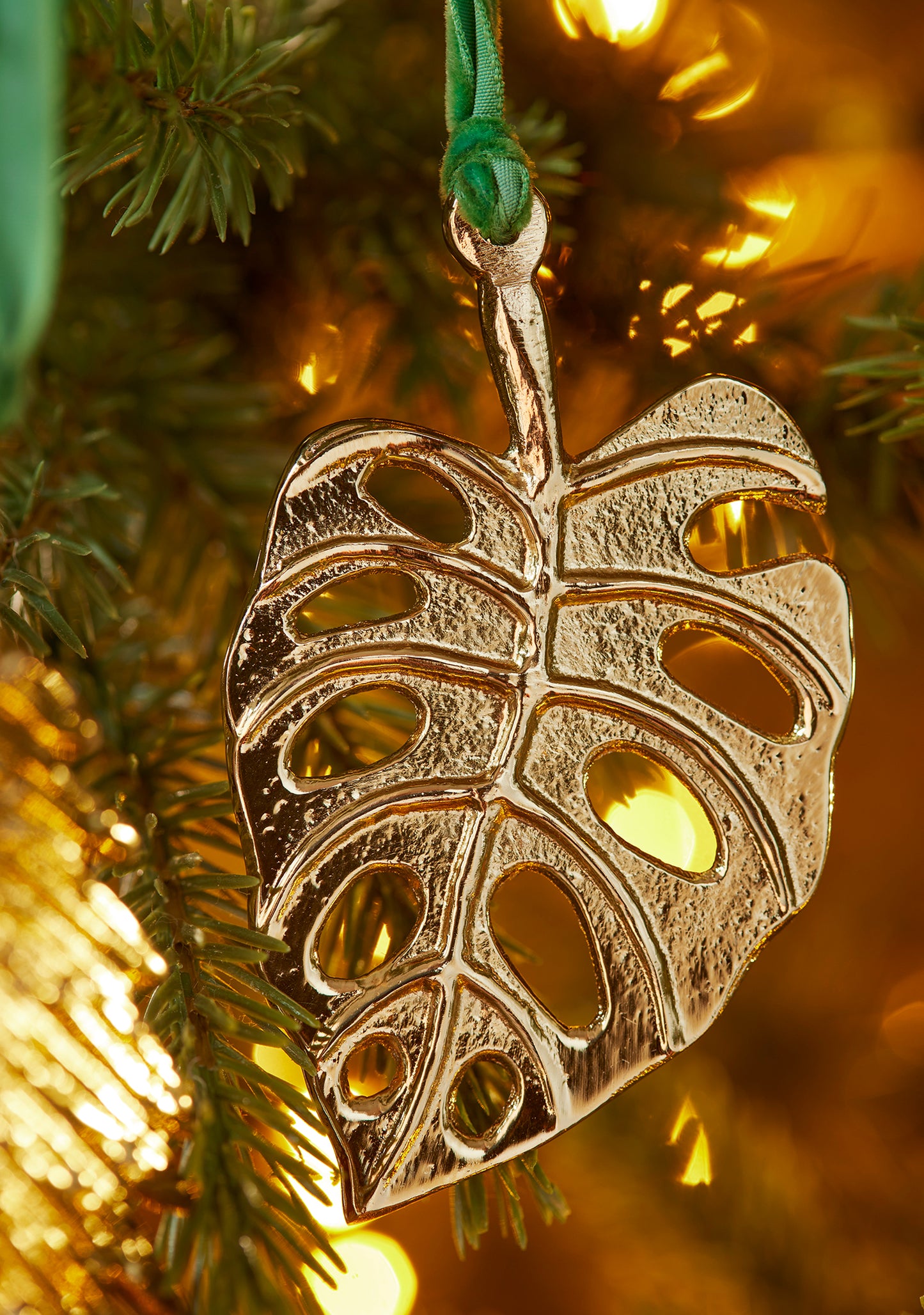 Gold Metal Botanical Leaf Decoration