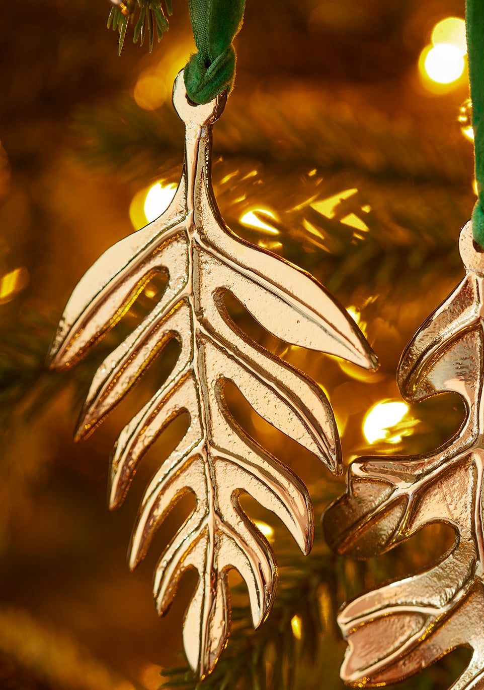 Gold Metal Botanical Leaf Decoration
