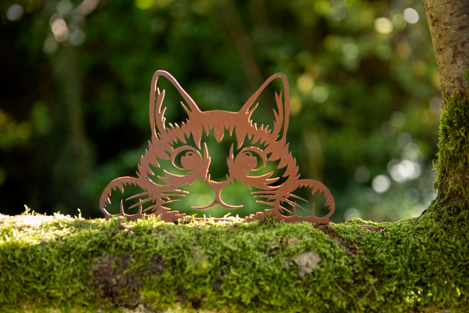 Rusty Metal Peeking Fence Cats - ad&i