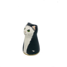 Load image into Gallery viewer, Cat Decorative Ornament-ad&amp;i