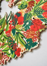 Load image into Gallery viewer, Wooden Traditional Wreath - ad&amp;i