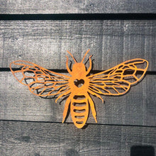 Load image into Gallery viewer, Bee Rusty Metal Wall Plaque - ad&amp;i